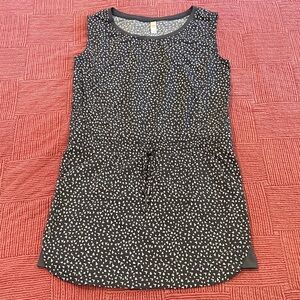 Lolé Gray and White lightweight Patterned sleeveless dress with pockets